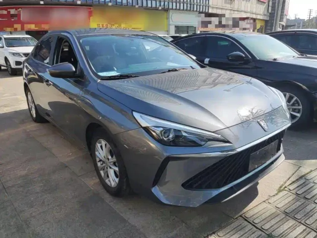 Roewe i5 — Фото автомобиля 3
