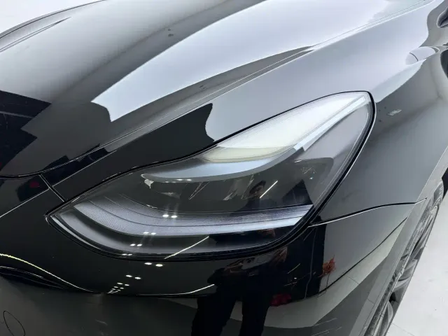 Tesla Model Y — Фото автомобиля 5