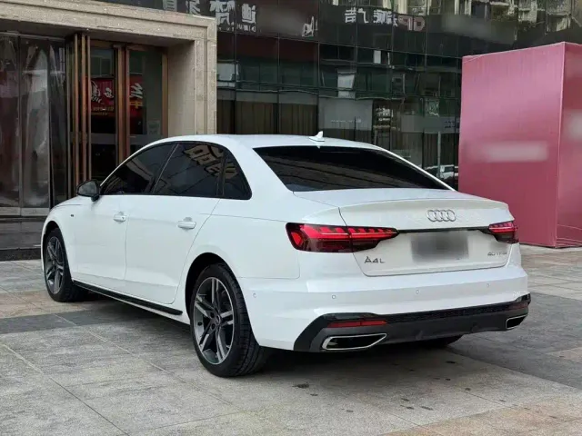 Audi A4L — Фото автомобиля 10