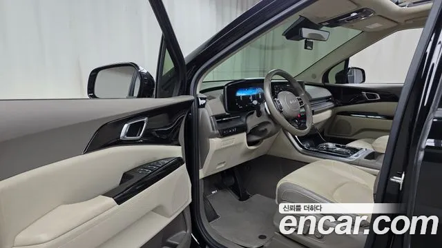 Kia Carnival Generation 4 — Фото автомобиля 10