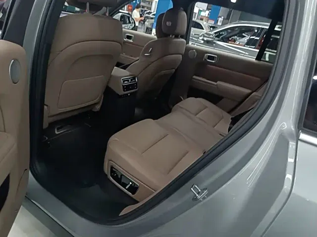 Li Auto L7 — Фото автомобиля 16