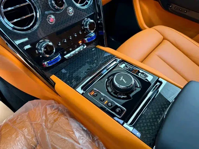 Rolls-Royce Cullinan — Фото автомобиля 17