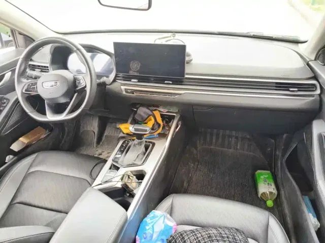 Geely Emgrand — Фото автомобиля 12
