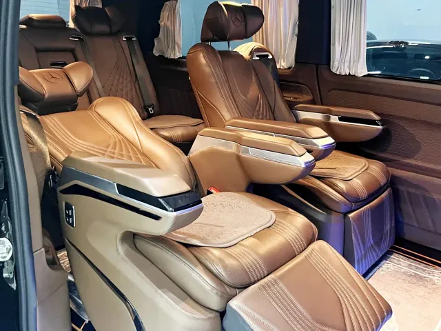 Mercedes-Benz Vito 2023 2.0T Elite 7-Seater — Фото автомобиля 9