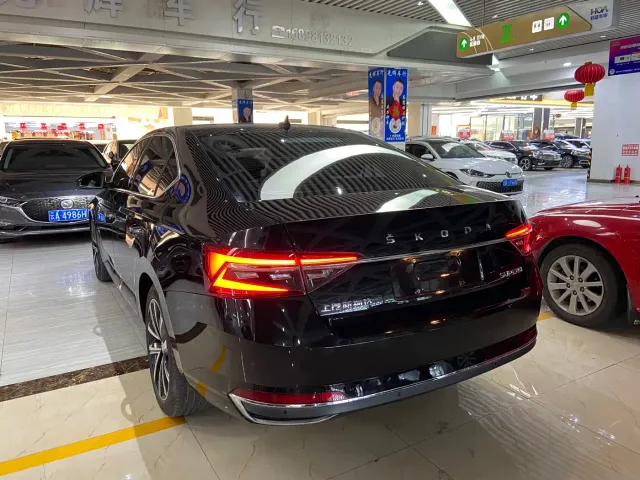 Skoda Superb — Фото автомобиля 4