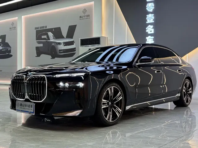 Фотография автомобиля — BMW 7 Series