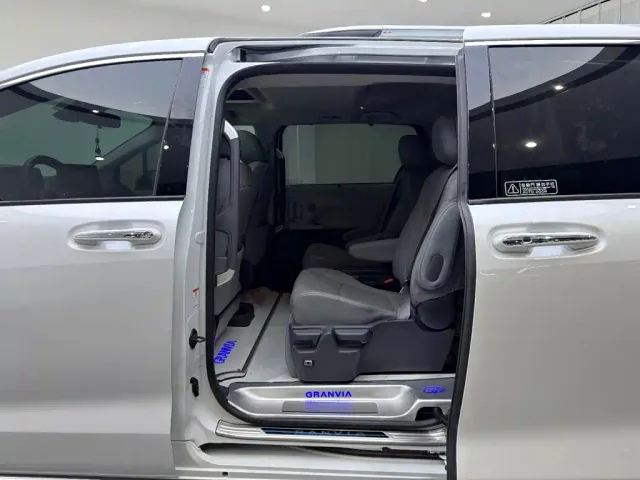 Toyota Granvia — Фото автомобиля 7