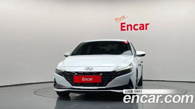 Hyundai Avante CN7 — Фото автомобиля 3