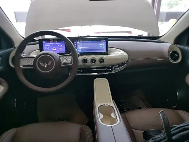 Wuling Bingo — Фото автомобиля 9