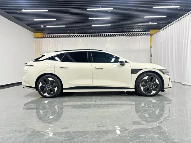 Zeekr 007 GT — Фото автомобиля 5