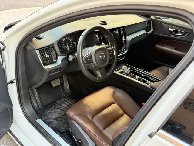Volvo S60 — Фото автомобиля 4