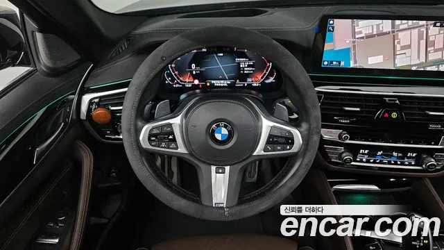 BMW 5-Series — Фото автомобиля 12