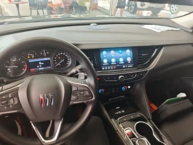 Buick Regal — Фото автомобиля 9