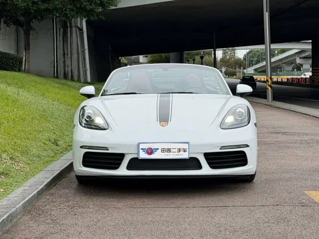 Porsche 718 — Фото автомобиля 2