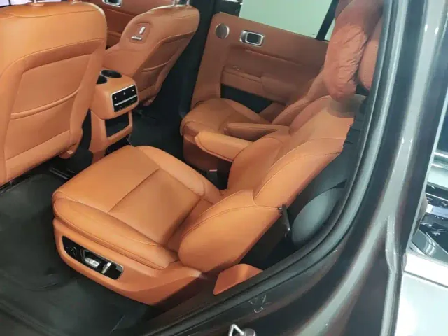 Li Auto L8 — Фото автомобиля 12