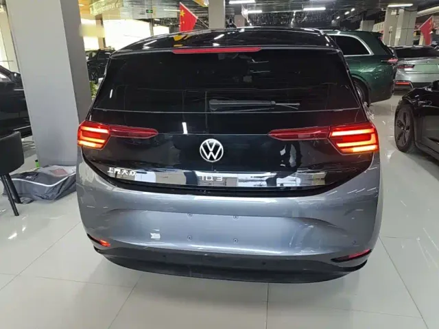 Volkswagen ID.3 — Фото автомобиля 5