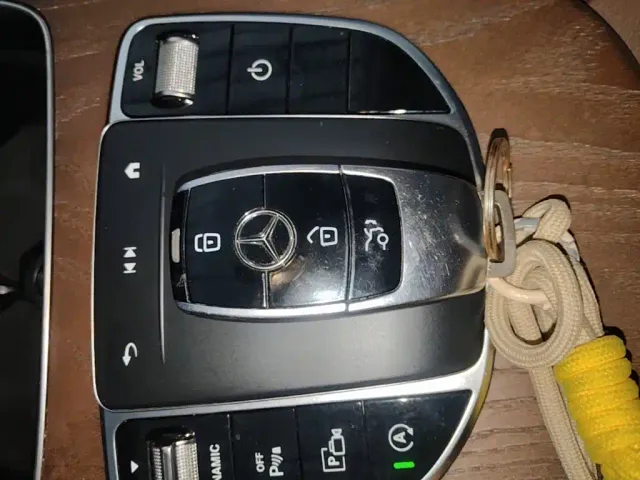 Mercedes-Benz E-Class — Фото автомобиля 8