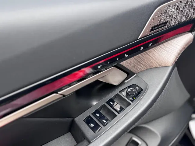 BMW 5 Series — Фото автомобиля 14