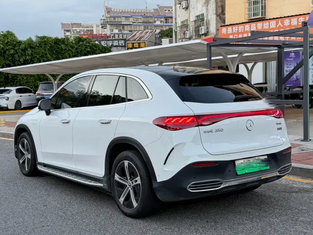 Mercedes-Benz EQE SUV — Фото автомобиля 11