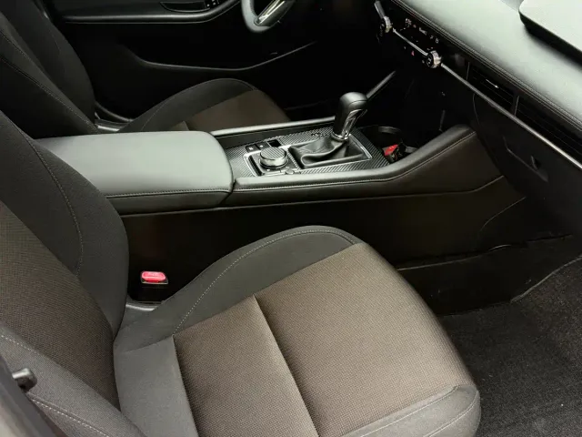 Mazda Axela — Фото автомобиля 6