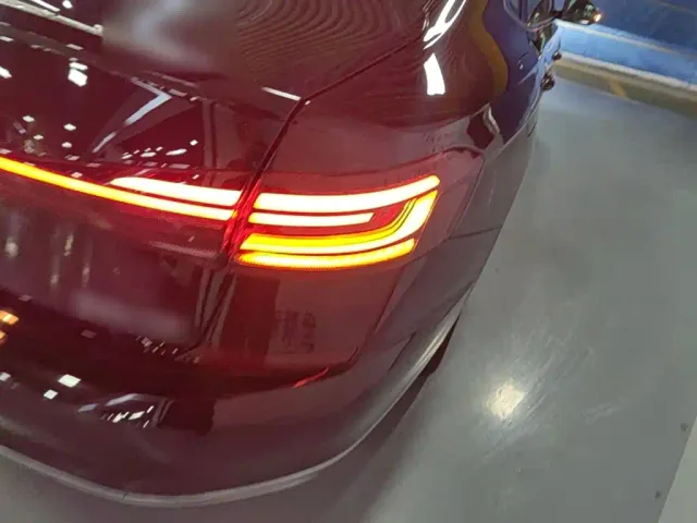 Volkswagen Passat — Фото автомобиля 7