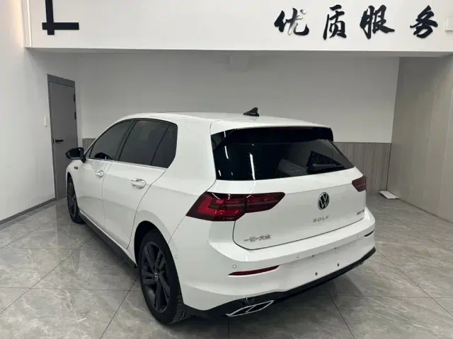 Volkswagen Golf — Фото автомобиля 6