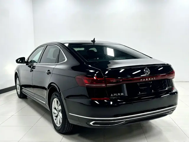 Volkswagen Passat — Фото автомобиля 4
