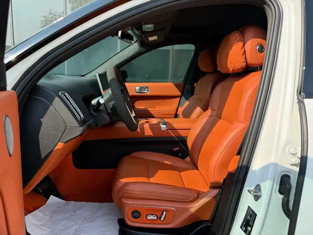Li Auto L7 — Фото автомобиля 4