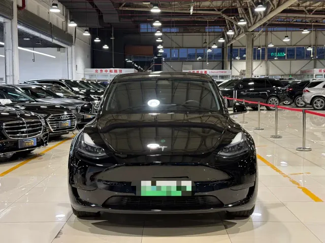 Tesla Model Y 2022 Facelift Rear-Wheel Drive Version — Фото автомобиля 2