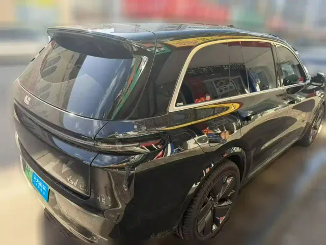 Li Auto L8 — Фото автомобиля 2