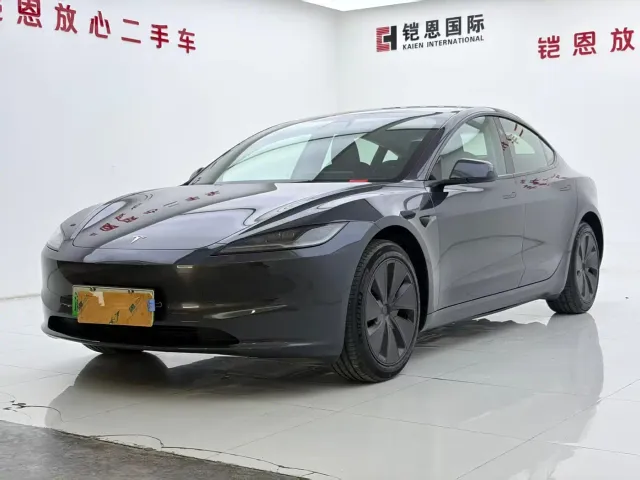 Фотография автомобиля — Tesla Model 3