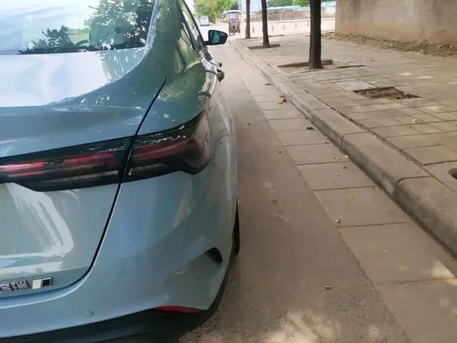 Geely Binrui — Фото автомобиля 23
