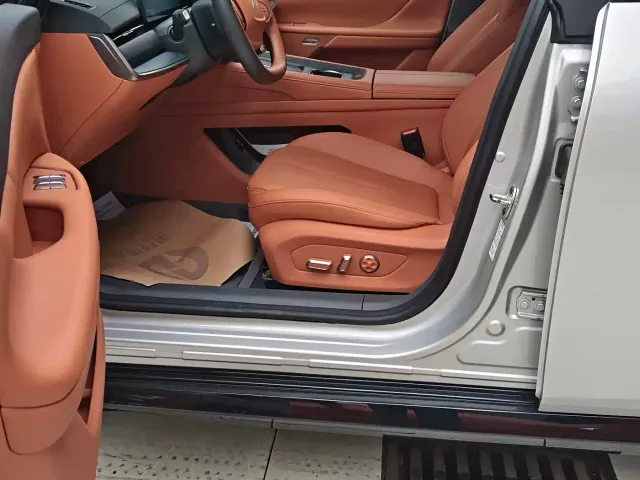 Dongfeng eπ 007 — Фото автомобиля 3