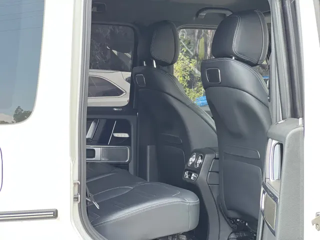 Mercedes-Benz G-Class — Фото автомобиля 11