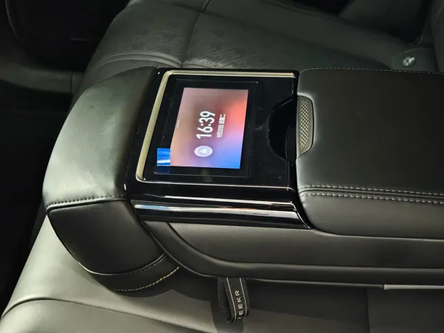 ZEEKR Zeekr 7X 2025 Model 75kWh RWD Smart Driving Edition — Фото автомобиля 6