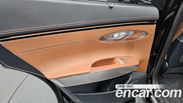 Genesis GV70 — Фото автомобиля 14