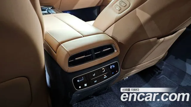 Genesis G80 Бензин 2.5 турбо AWD — Фото автомобиля 30