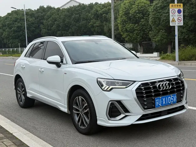 Audi Q3 — Фото автомобиля 3