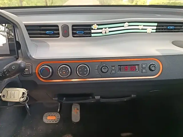 Wuling Hongguang Mini EV — Фото автомобиля 12