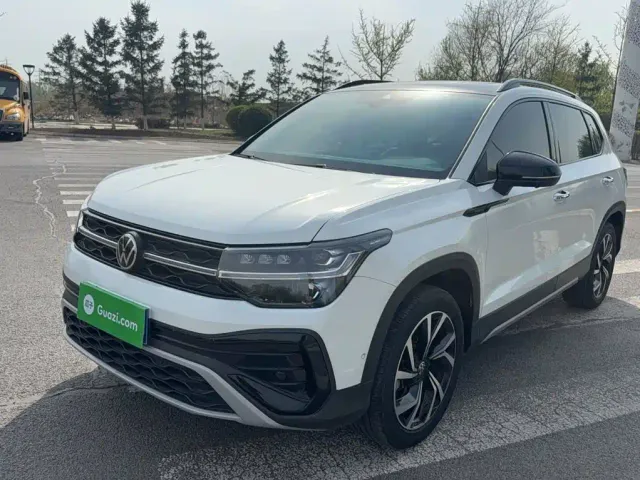Фотография автомобиля — Volkswagen Tharu