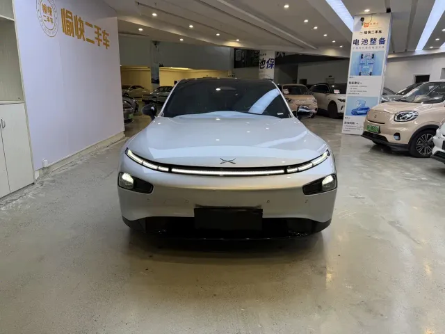 Xpeng P7 — Фото автомобиля 2