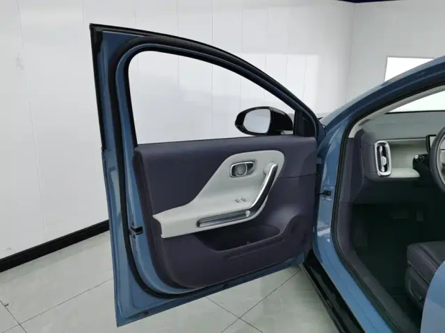 Leapmotor B01 — Фото автомобиля 7