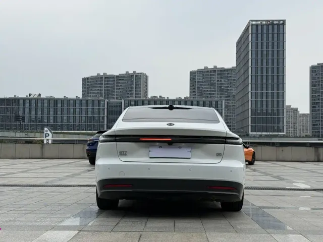 NIO NIO ET7 2024 100kWh Executive Signature Edition — Фото автомобиля 6
