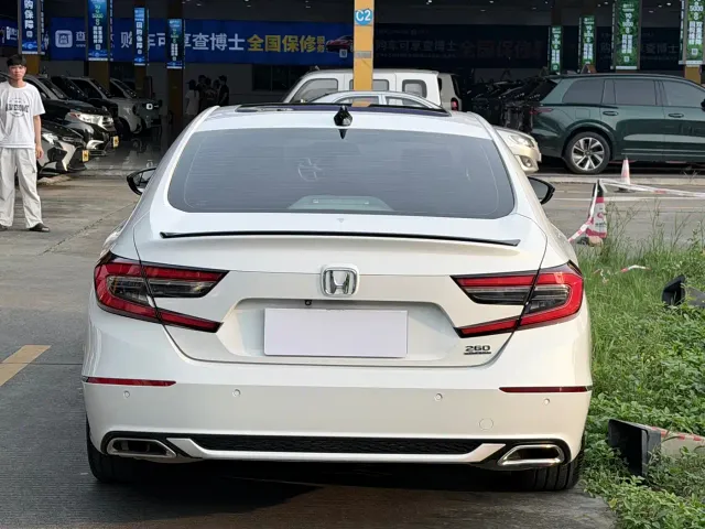 Honda Accord — Фото автомобиля 11