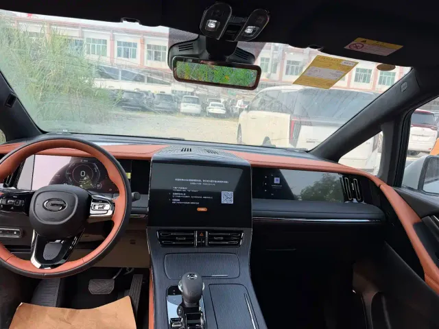 GAC Trumpchi E9 — Фото автомобиля 16