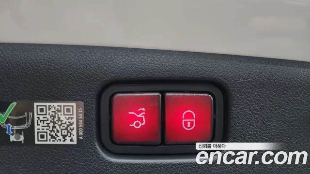 Mercedes-Benz E-Class — Фото автомобиля 17