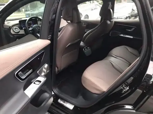 Mercedes-Benz EQE SUV — Фото автомобиля 4
