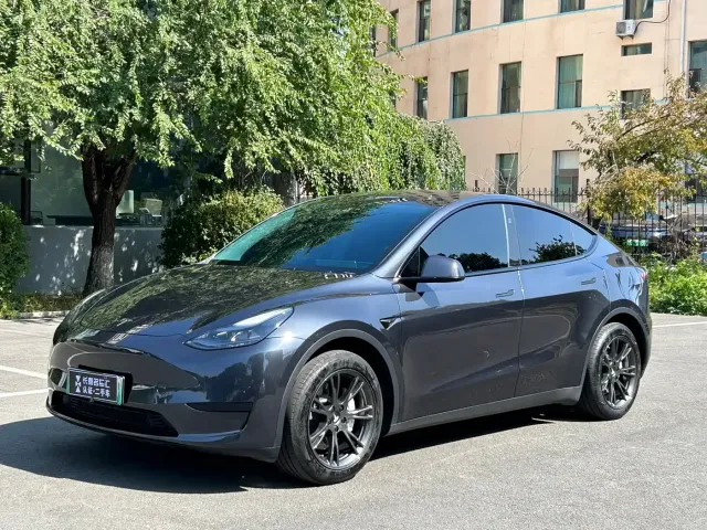 Фотография автомобиля — Tesla Model Y