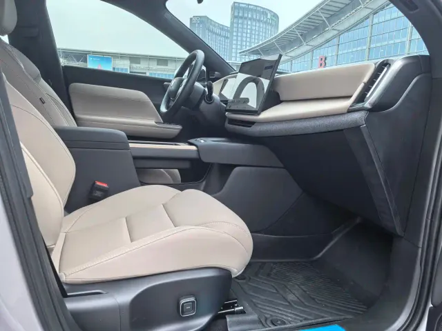 Volvo XC70 Plug-in Hybrid — Фото автомобиля 7