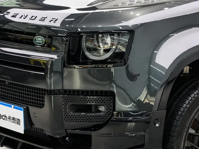 Land Rover Defender — Фото автомобиля 8
